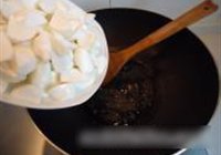 油闷茭白的做法 步骤4