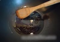 油闷茭白的做法 步骤3