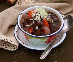 红酒炖羊肉