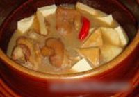 卤猪脚的做法 步骤7