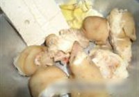 卤猪脚的做法 步骤1
