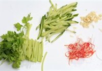 凉拌南极海茸条的做法 步骤2