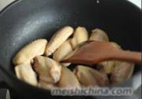 可乐姜汁鸡翅的做法 步骤3