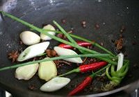 豆瓣酱烧鸡的做法 步骤3