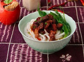 焖肉米线