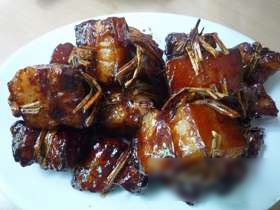 稻草捆猪肉