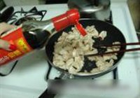 芹菜炒肉片的做法 步骤6