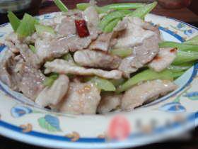 芹菜炒肉片
