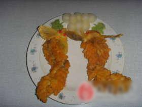 松鼠戏葡萄