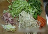 培根杂疏炒米粉的做法 步骤2