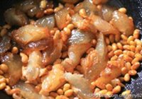 葱烧黄豆牛蹄筋的做法 步骤5