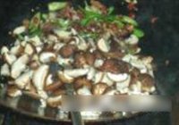 香菇炒肉的做法 步骤7