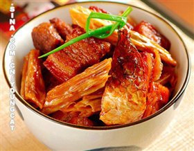 腊鱼腐竹烧大肉