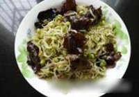 黑木耳炒豆芽的做法 步骤5