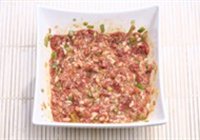 雪菜鲜肉包子的做法 步骤4
