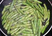 干煸四季豆的做法 步骤4