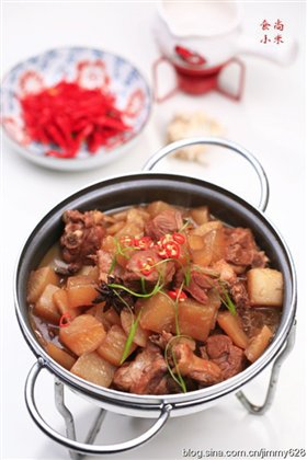 萝卜煲鸭块