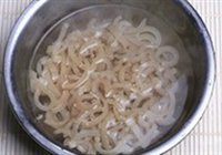 肉皮冻的做法 步骤6