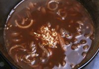肉皮冻的做法 步骤11