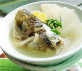 鱼头萝卜汤