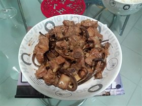 茶树菇烧排骨