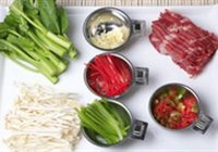 金针菇肥牛卷的做法 步骤1
