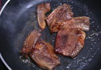 铁板牛仔骨的做法 步骤10