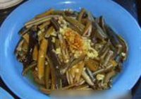 蒜苗炒鳝丝的做法 步骤2