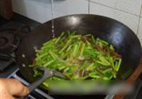 蒜苗炒鳝丝的做法 步骤13