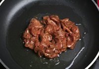 草菇蚝汁牛柳的做法 步骤6