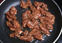 草菇蚝汁牛柳的做法 步骤7