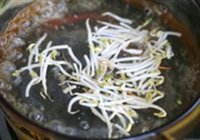笋丝海带丝拌胡萝卜的做法 步骤2
