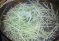 笋丝海带丝拌胡萝卜的做法 步骤3