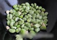 葱香蚕豆的做法 步骤5