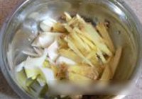 红烧鲍菇糖排的做法 步骤2
