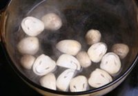 草菇蚝汁牛柳的做法 步骤4