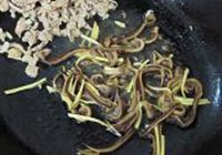 鹰嘴豆鱿鱼丝小炒的做法 步骤13
