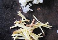 鹰嘴豆鱿鱼丝小炒的做法 步骤4