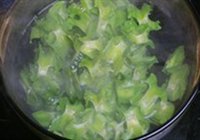 清炒四角豆的做法 步骤3
