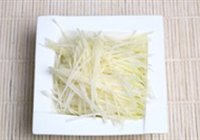 凉拌苤蓝丝的做法 步骤2