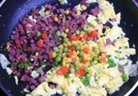 腊味酱油炒饭的做法 步骤6