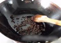韭菜炒肉片的做法 步骤2