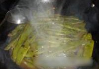 东北炖豆角的做法 步骤1