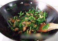 韭菜炒肉片的做法 步骤4
