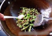 干煸四季豆的做法 步骤12