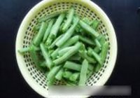 干煸四季豆的做法 步骤2