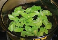山药苦瓜的做法 步骤3