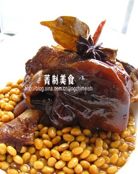 冰糖炖肘子