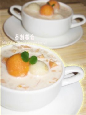 鲜奶木瓜炖雪梨