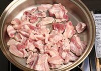 盐煎肉的做法 步骤2